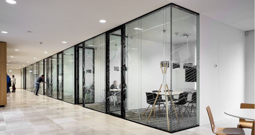 طراحی و فضاسازی با دکوراسیون اتاق شیشه‌ای